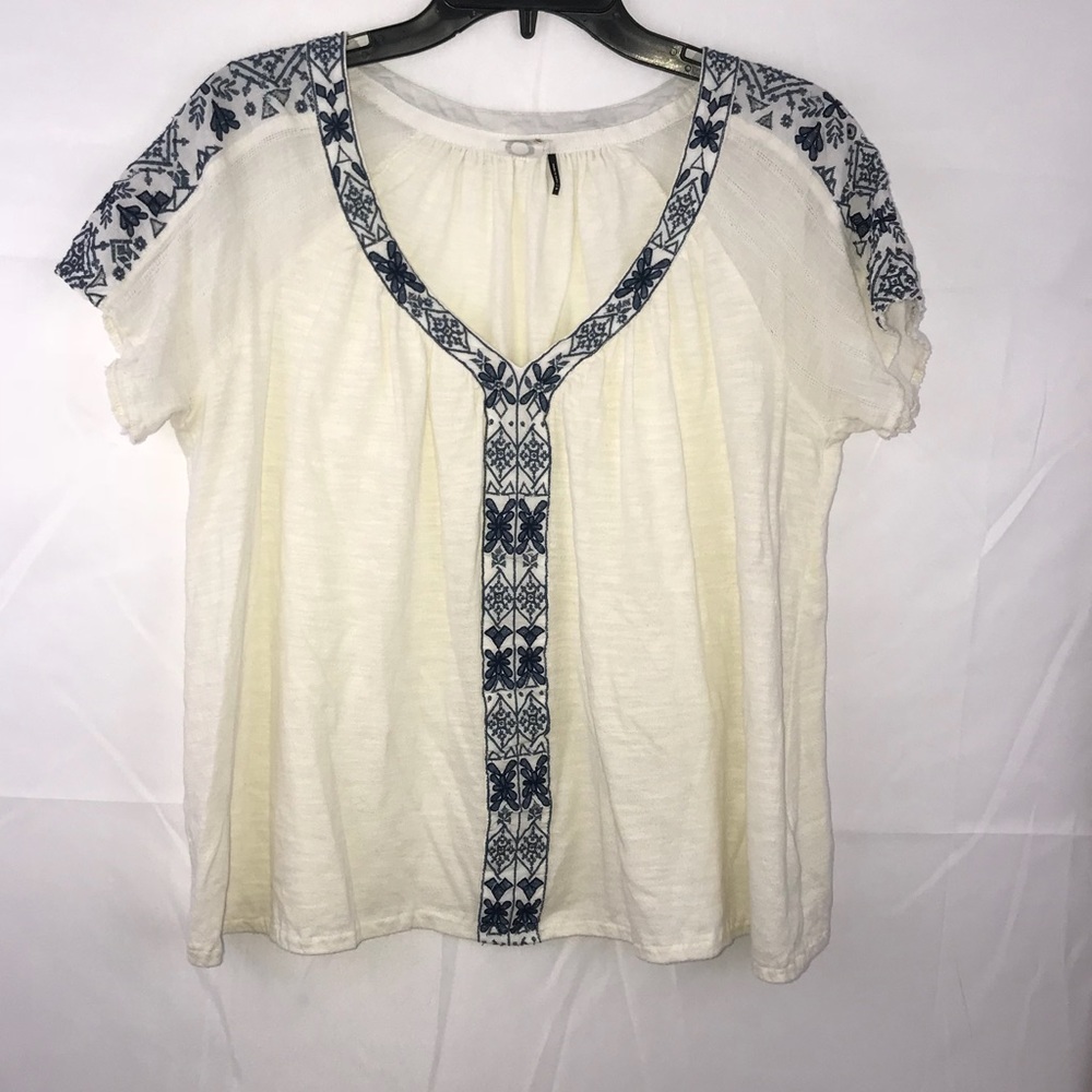 Akemi + Kin Anthropologie embroidered tunic top